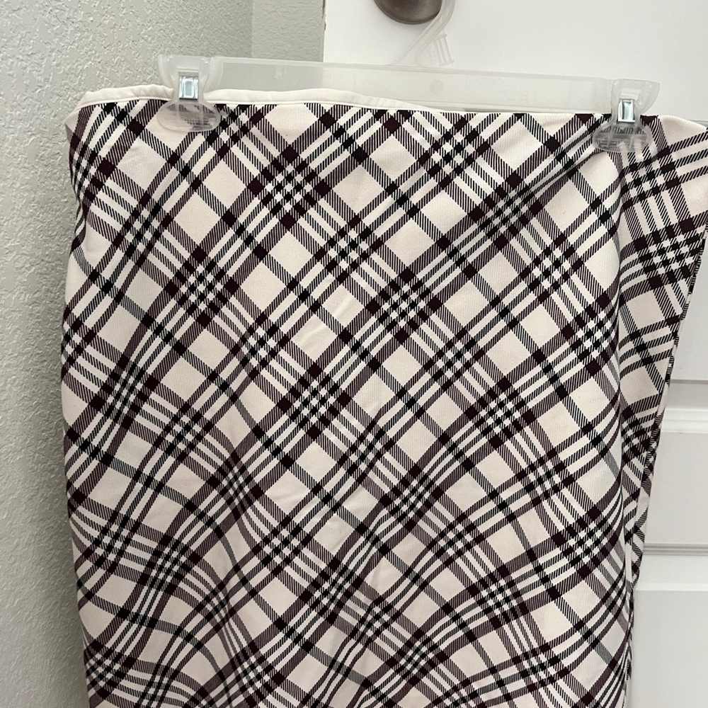 Express yourself Plaid Women's Skirt in Black and White size 18